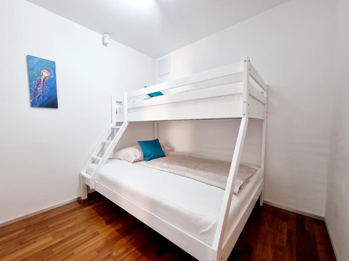 Vip Apartment Порторож Экстерьер фото
